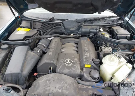 1998 Mercedes-Benz E 320 z USA, uszkodzony, nr VIN WDBJF65F4WA442977